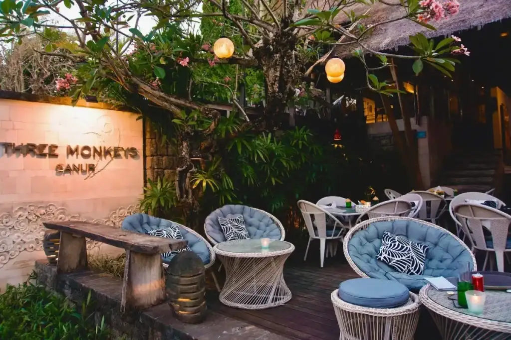 The exterior of Three monkeys Sanur restaurant