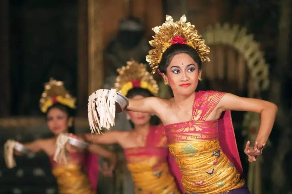Balinese dancers