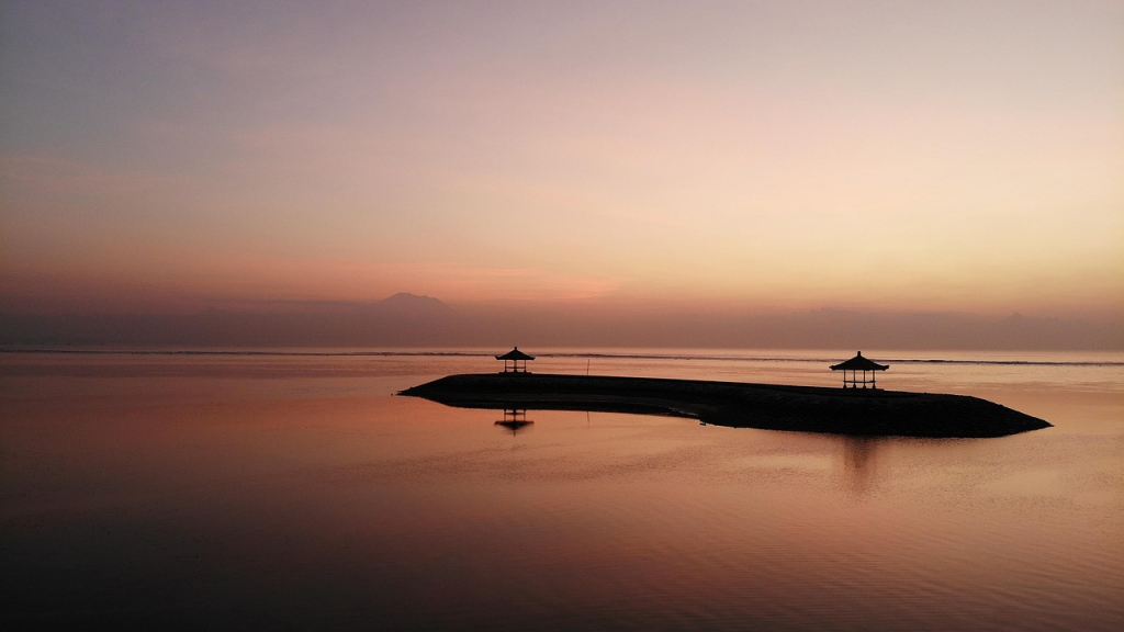 Sanur's ocean at dusk