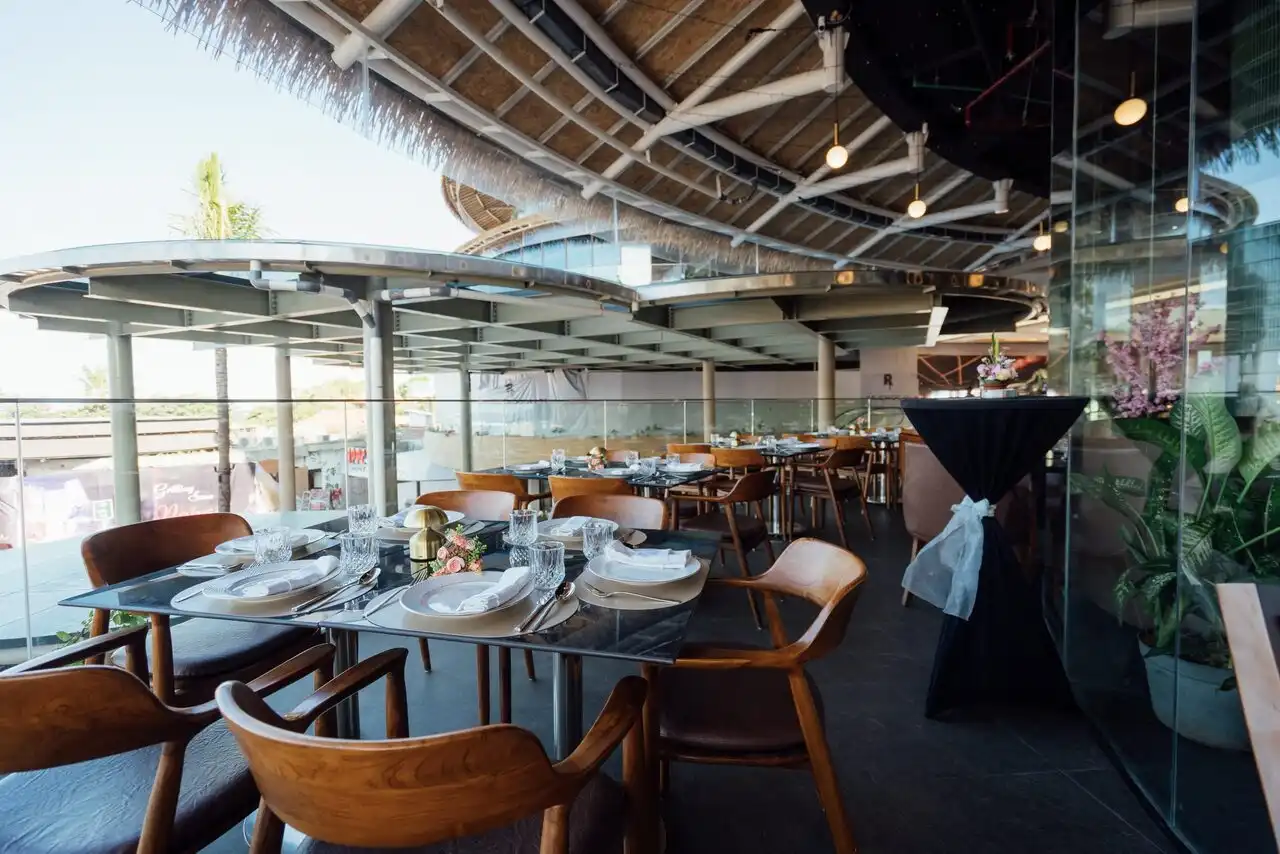 The seating of Blossom Restaurant in Sanur