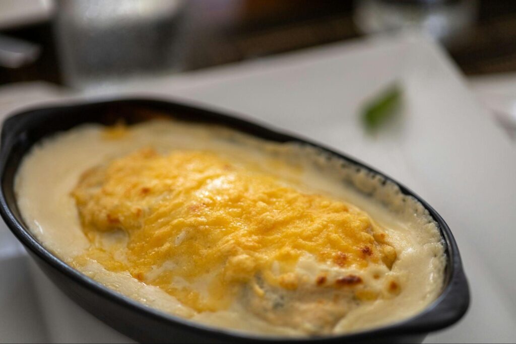 A dish of creamy mashed potatos
