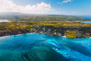 The coast of Nusa Lembongan island.